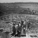 1918. Вильямс на закладке фундаментов водонапорной башни в Качалкино