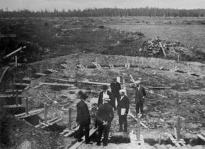 1918. Вильямс на закладке фундаментов водонапорной башни в Качалкино