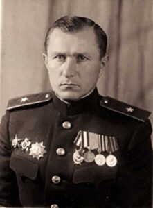Нач-к разведки армии - майор Н.С. Солодовник