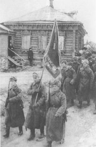 Бойцы 49-й армии входят в освобожденный районный центр Московской области Высокиничи