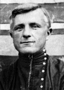 Ивашков Иван Михайлович. Родился в 1904 г. Воевал в народном ополчении под Ельней. Пропал без вести в апреле 1941 г (?). Извещение от 23.03.70 г. Долгопрудненский РВК. До ВОВ работал плотником в опытном хозяйстве ВНИИ кормов.