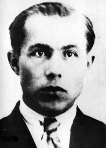 Михин Александр Михайлович. Родился в 1905 г. Призван в РККА в июле 1941 г. Пропал без вести. Извещение управления кадров МО СССР. До ВОВ работал участковым агрономом. С 1932 года - старший научный сотрудник лаборатории силосования ВНИИ кормов.