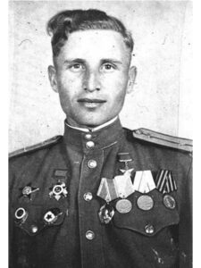 Герой Советского Союза гвардии-сержант Иван Павлов