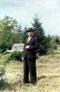 Дмитрий Иванович на даче, в Луговой.