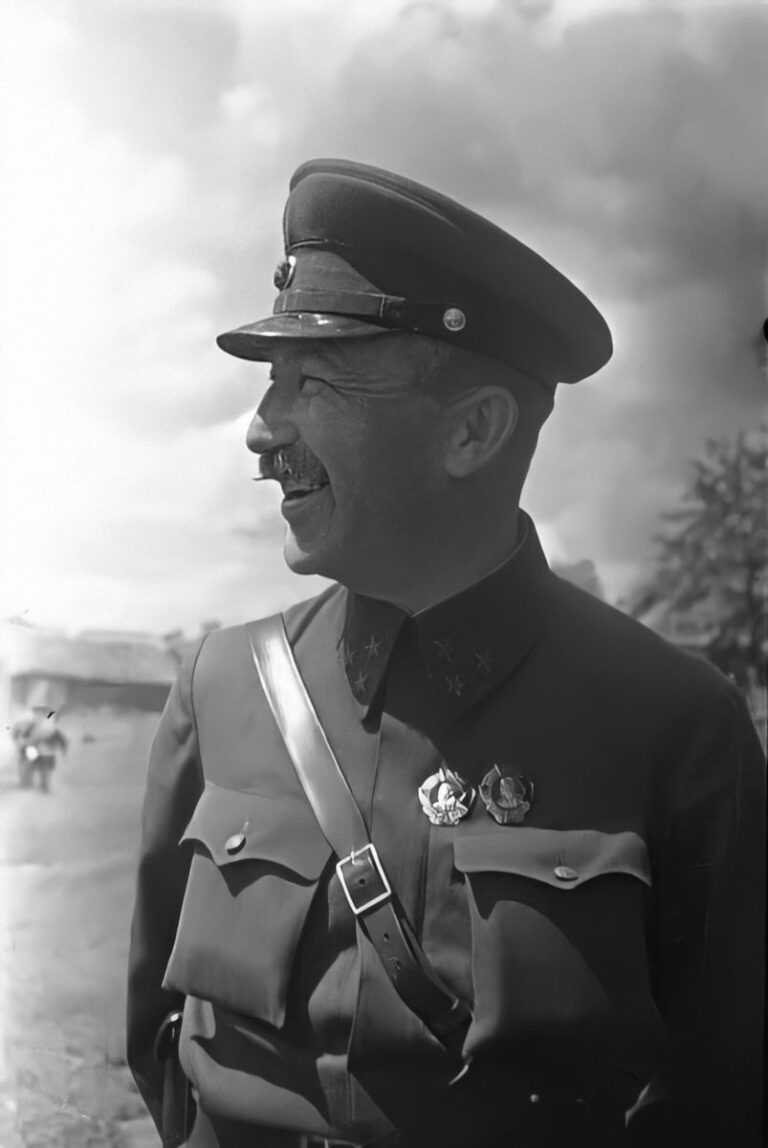 Командир 1гв. К.К. гвардии генерал-лейтенант Павел Алексеевич Белов (28 июня 1942)