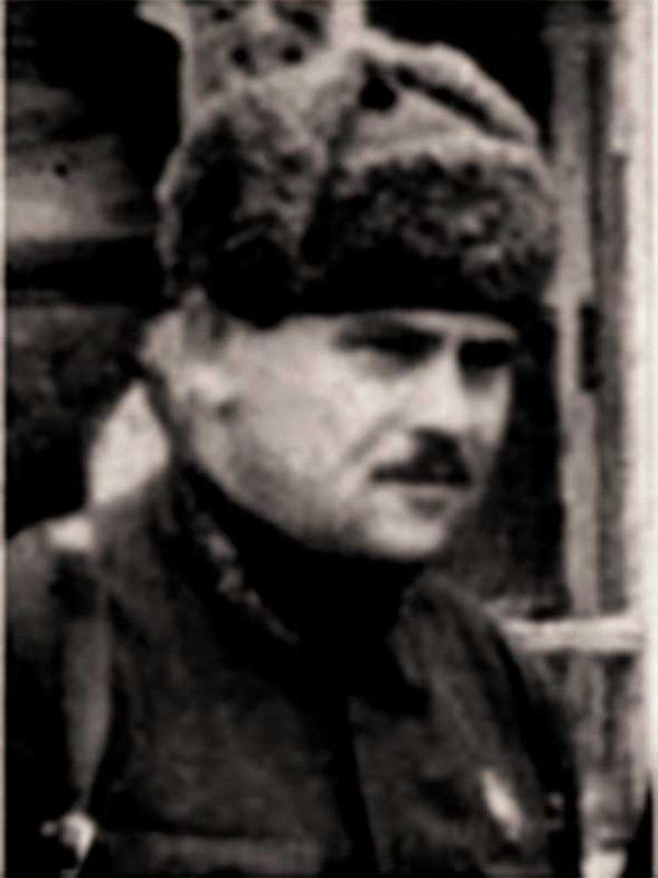 Масленов А.И. - нач-к политотдела 16А