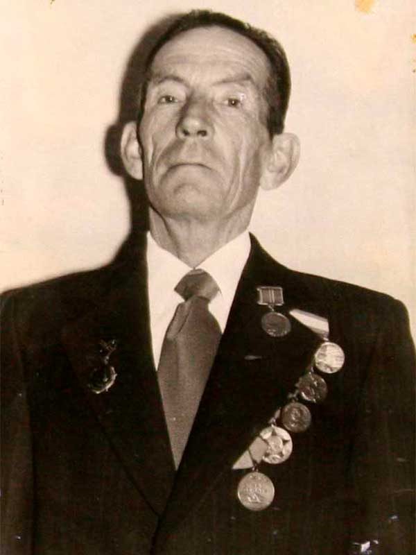 Савельев Виктор Павлович, 1923-1988, лейтенант [мл. л-нт], Центральная, 6