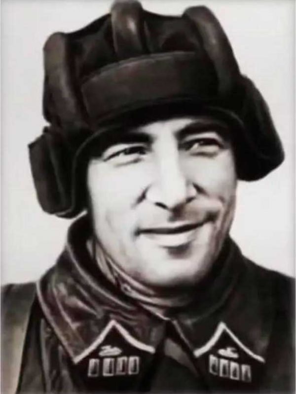 Катуков М.Е., командир 1 гв.тб