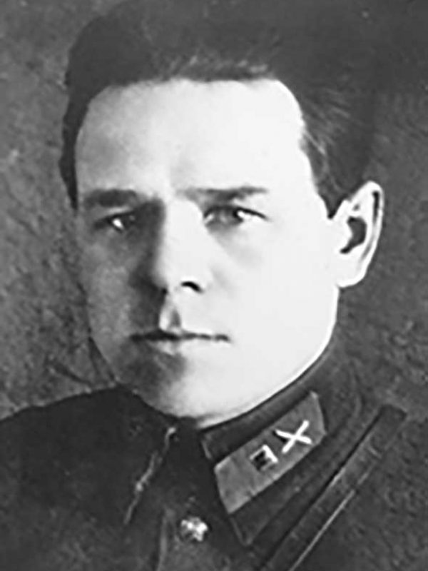 Лермонтов Г.И. - помощник командира батарей артдивизиона 29 осбр