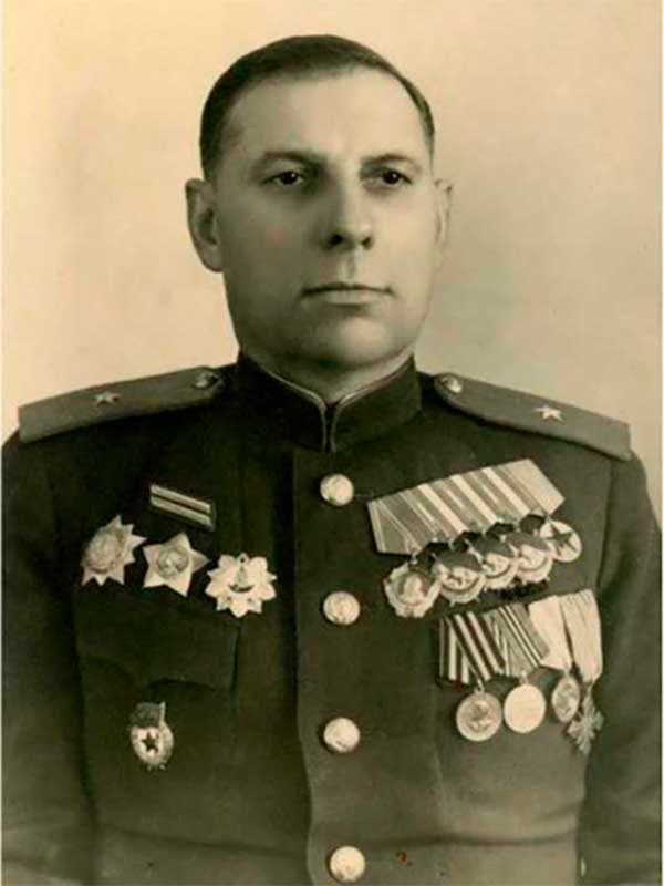 Зиберов Иван Георгиевич - генерал-майор танковых войск, Восточная 8